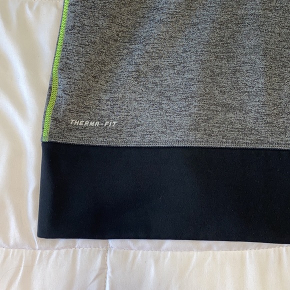 Nike zip up therma-fit jacket - Picture 9 of 9